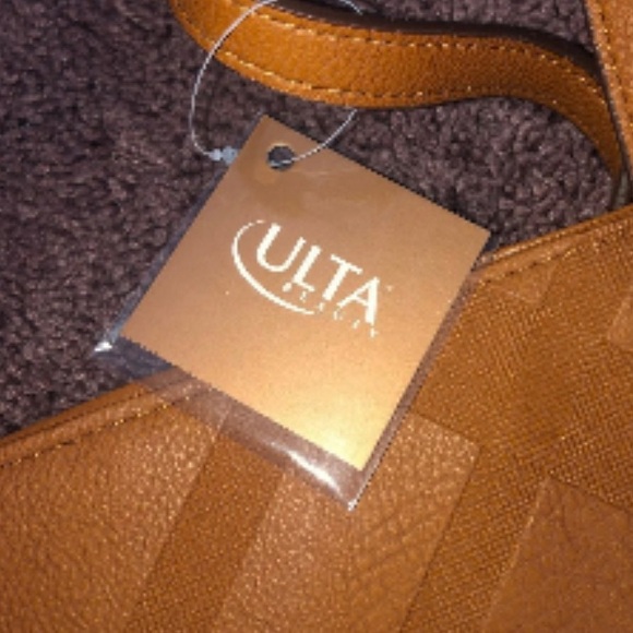 Ulta Beauty Inspired Vegan Leather Weekender Tote - NWT - Picture 4 of 5